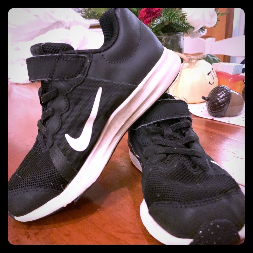 Little Boys Niki Tennis Shoes.  Size 12